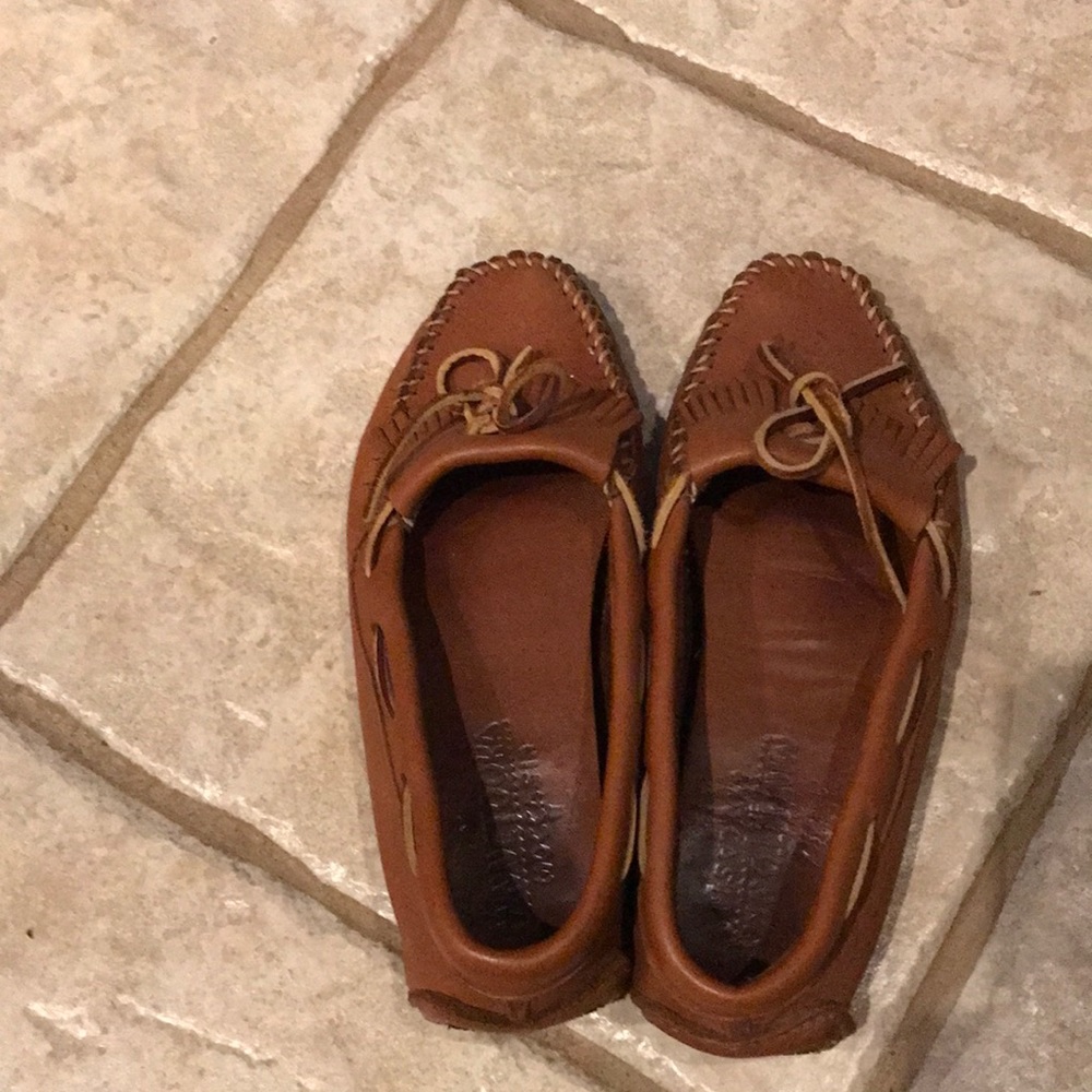 Size 8 Minnetonka moccasin